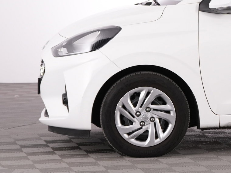 Vehicle Image 10