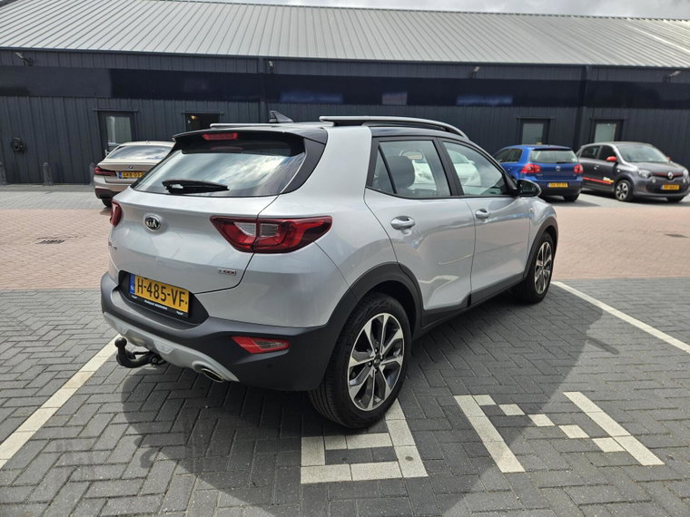 Vehicle Image 11