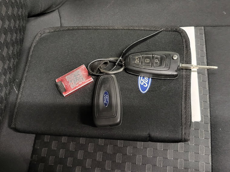 Vehicle Image 16
