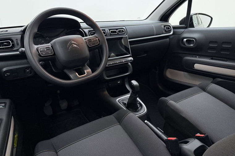 Vehicle Image 16