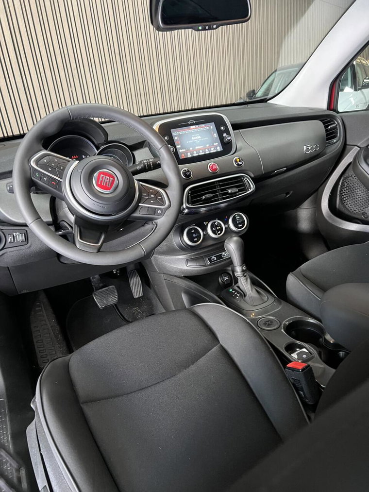 Vehicle Image 23