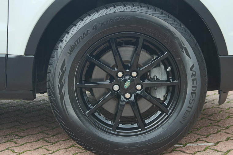 Vehicle Image 9