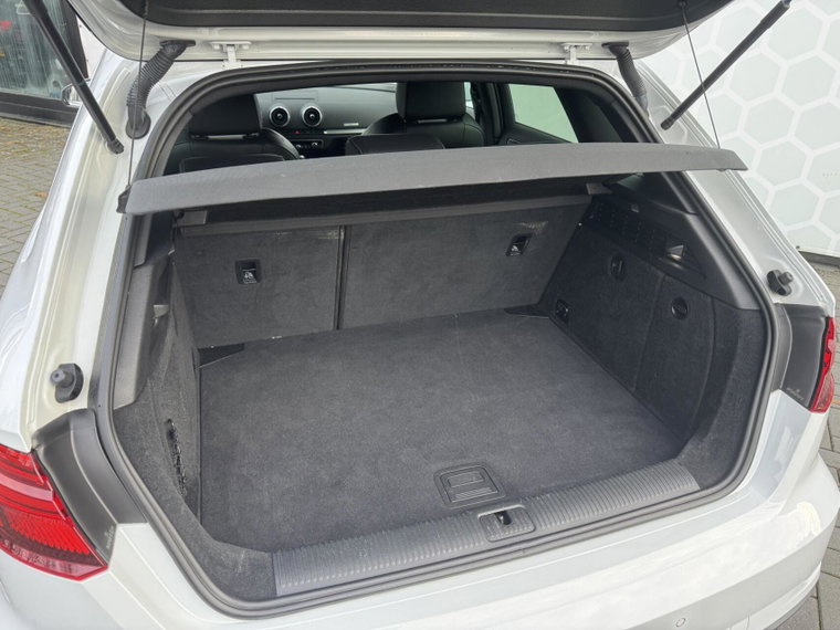 Vehicle Image 33