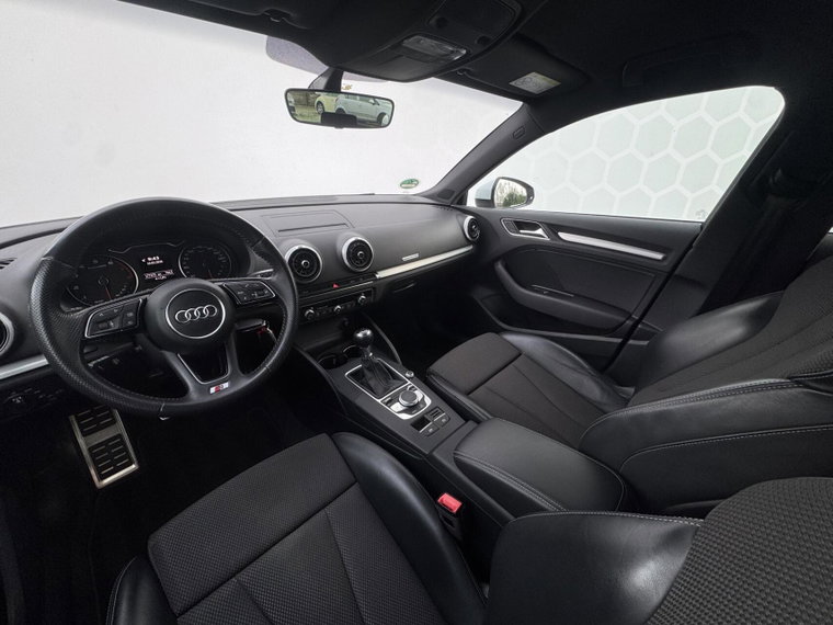 Vehicle Image 35