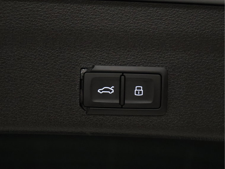 Vehicle Image 43