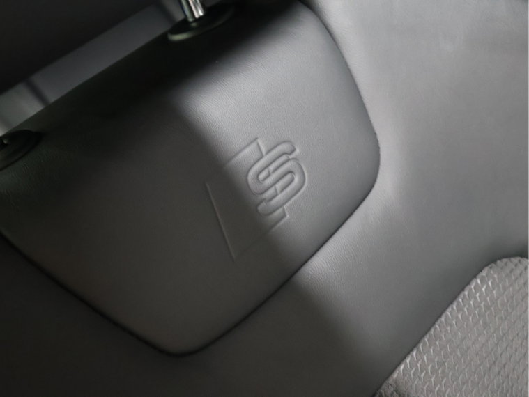 Vehicle Image 48