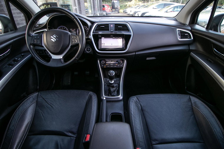 Vehicle Image 13