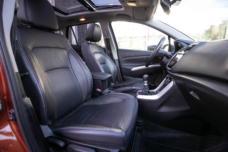 Vehicle Image 5