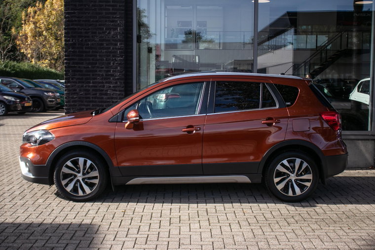 Vehicle Image 10