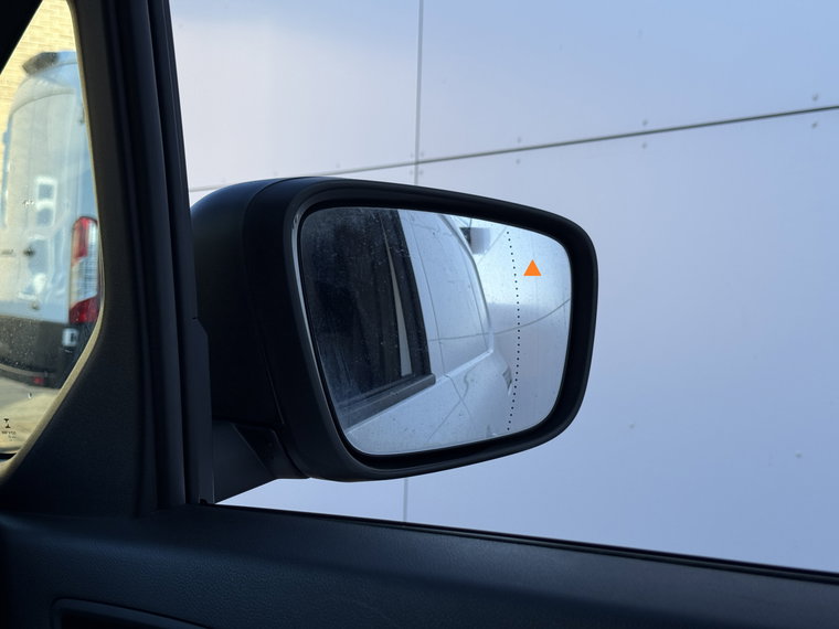 Vehicle Image 26