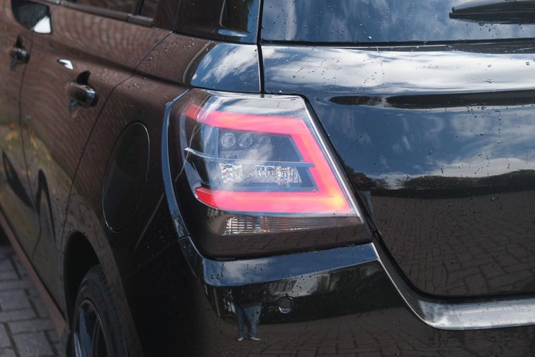 Vehicle Image 30