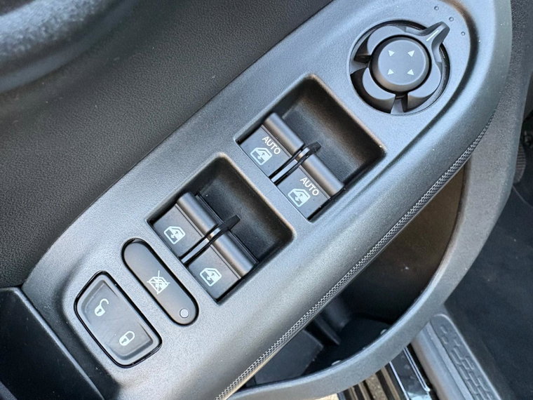 Vehicle Image 23