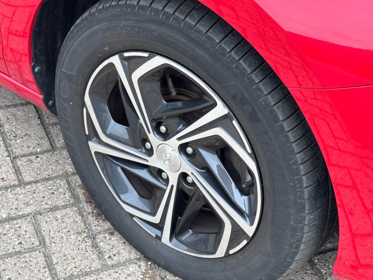 Vehicle Image 17