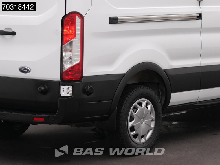 Vehicle Image 35