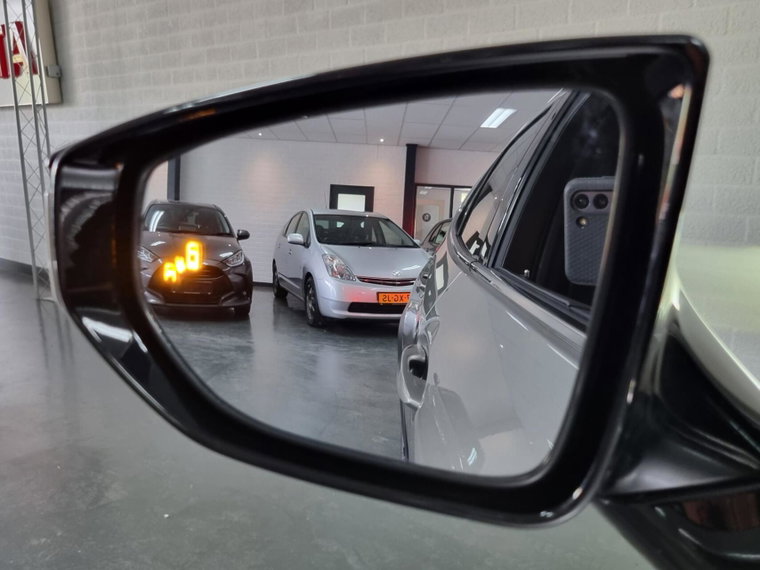 Vehicle Image 22