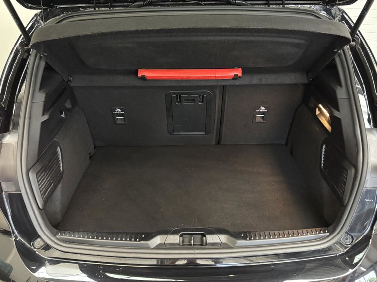 Vehicle Image 33