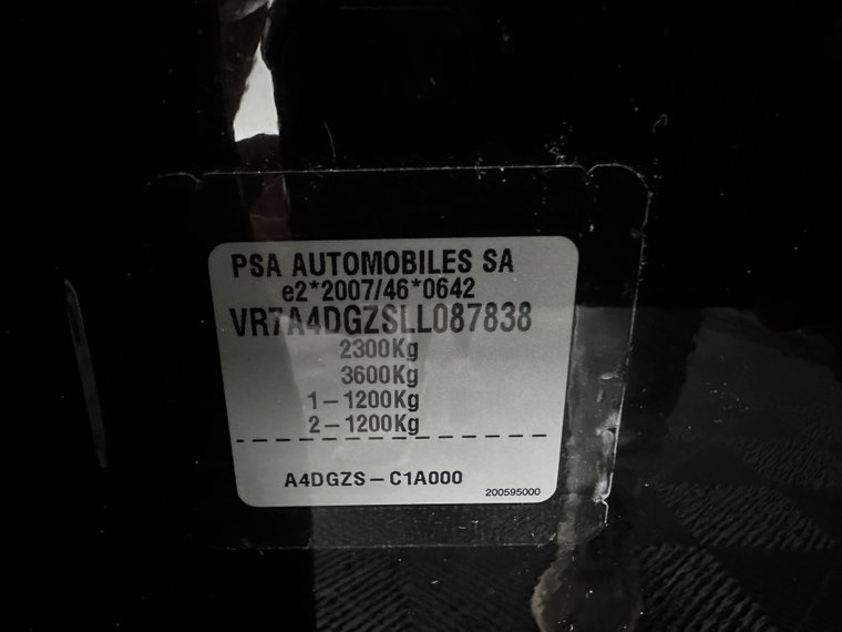 Vehicle Image 32