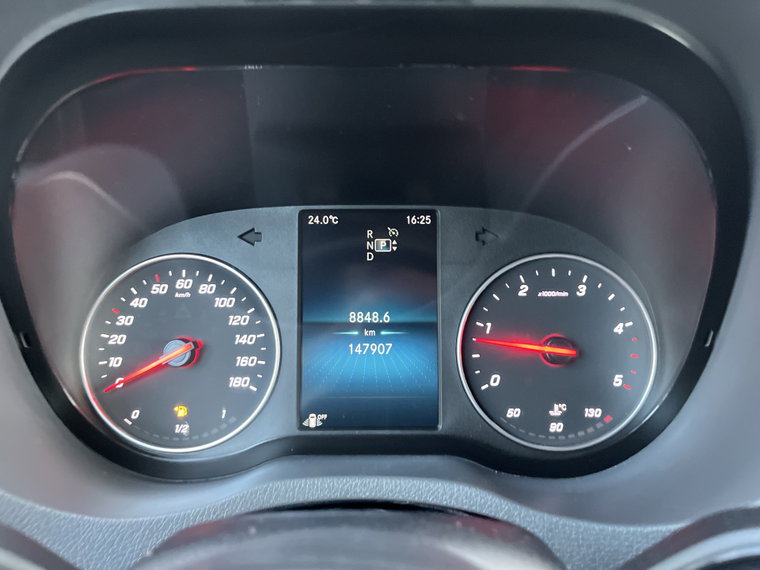 Vehicle Image 32