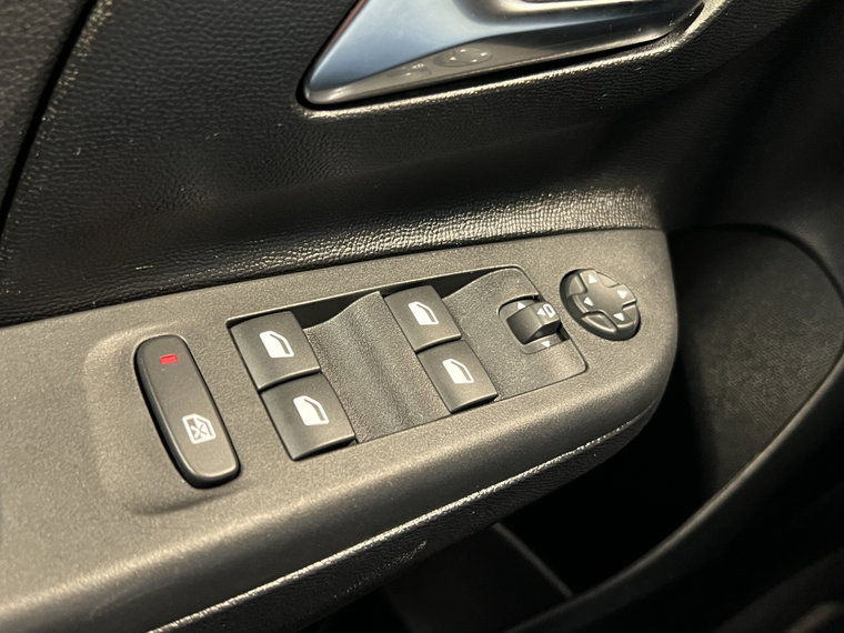 Vehicle Image 27