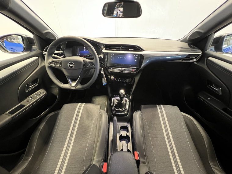 Vehicle Image 32