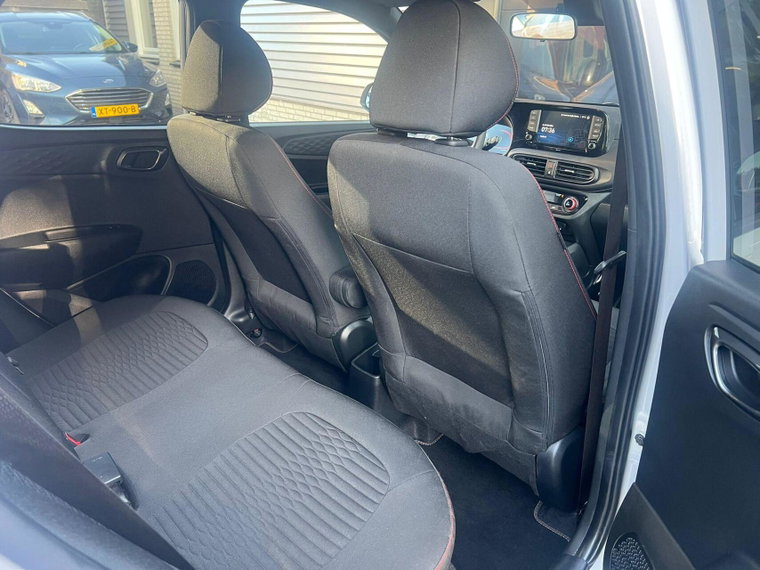 Vehicle Image 10