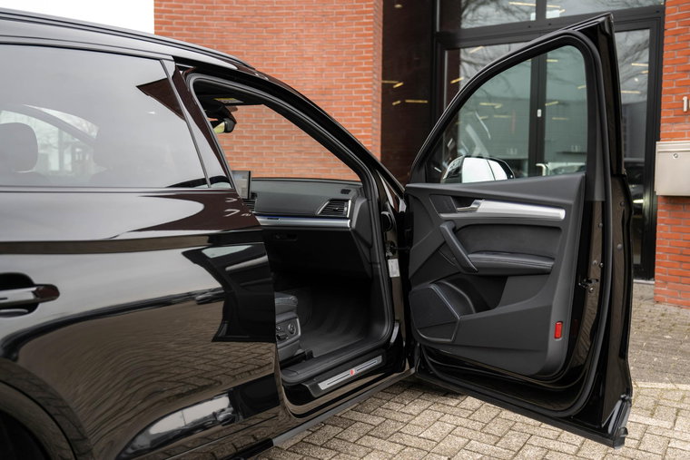 Vehicle Image 38