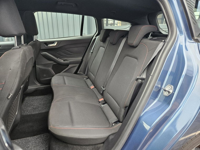 Vehicle Image 33