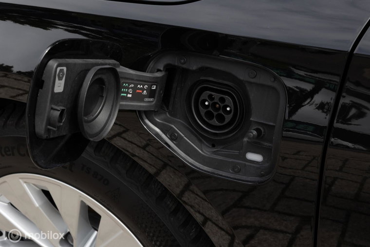 Vehicle Image 33