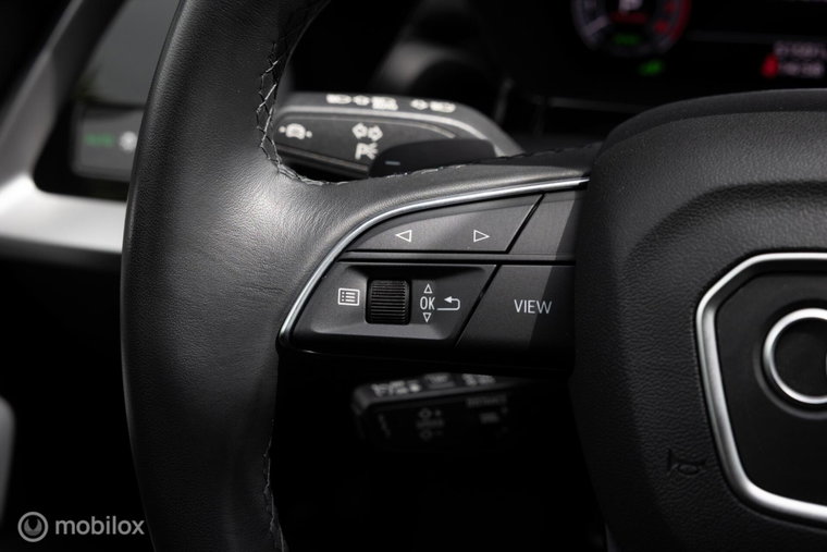Vehicle Image 43