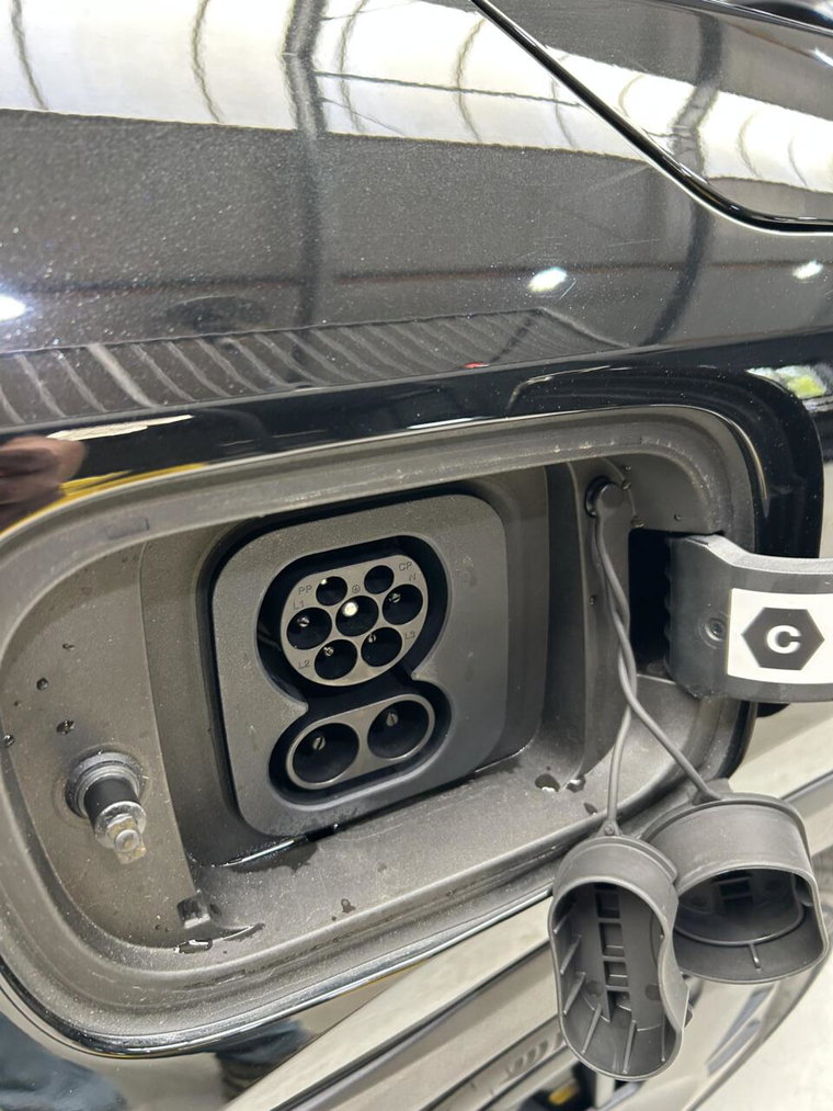 Vehicle Image 16