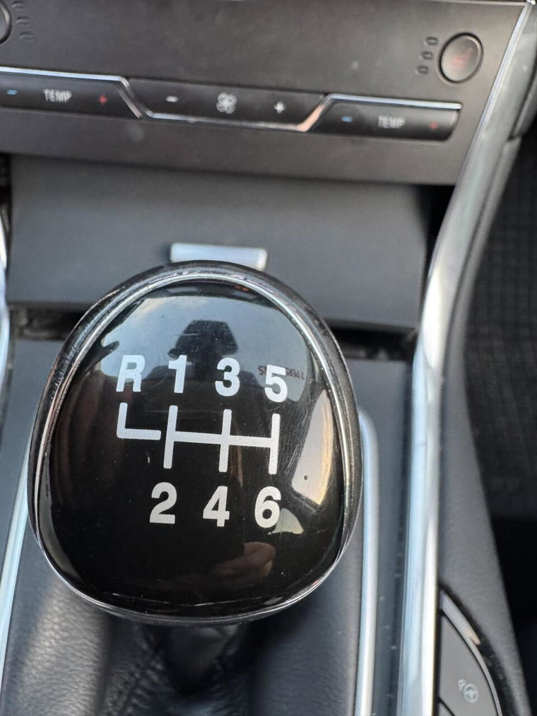 Vehicle Image 16