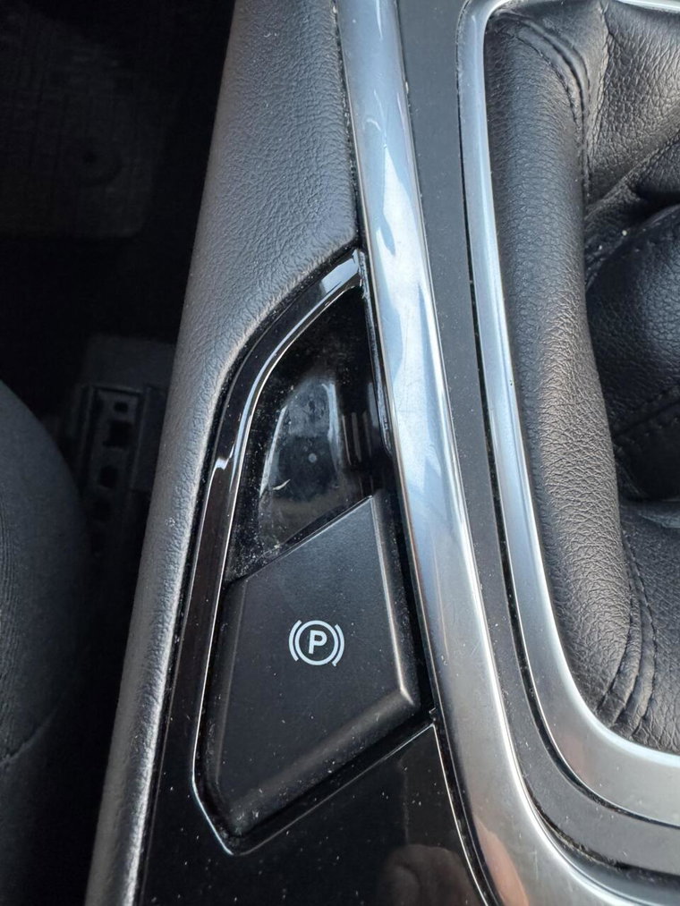Vehicle Image 17