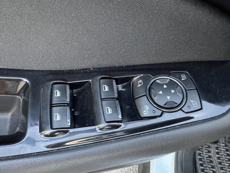 Vehicle Image 27