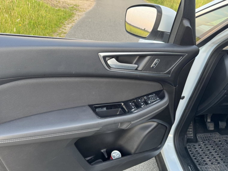 Vehicle Image 28