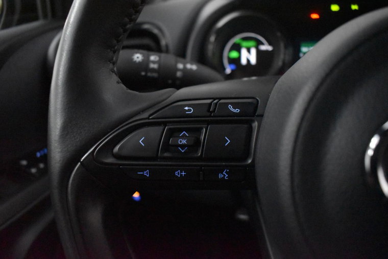 Vehicle Image 16
