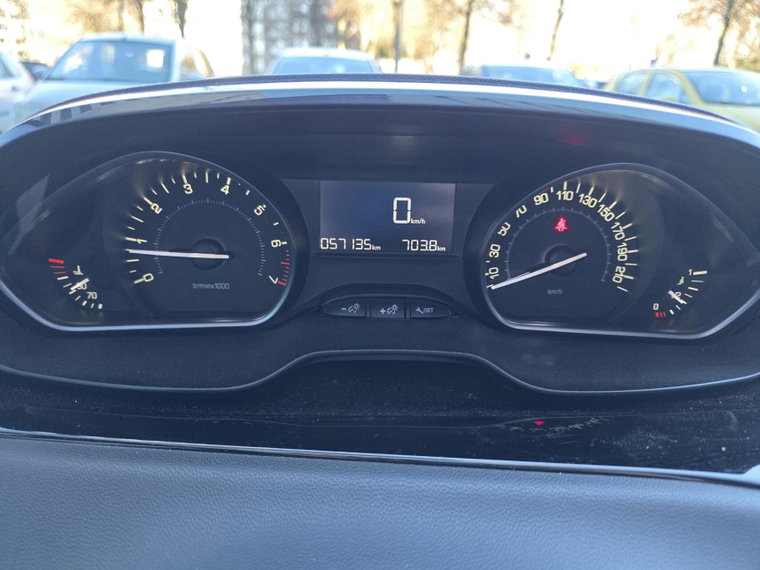 Vehicle Image 17