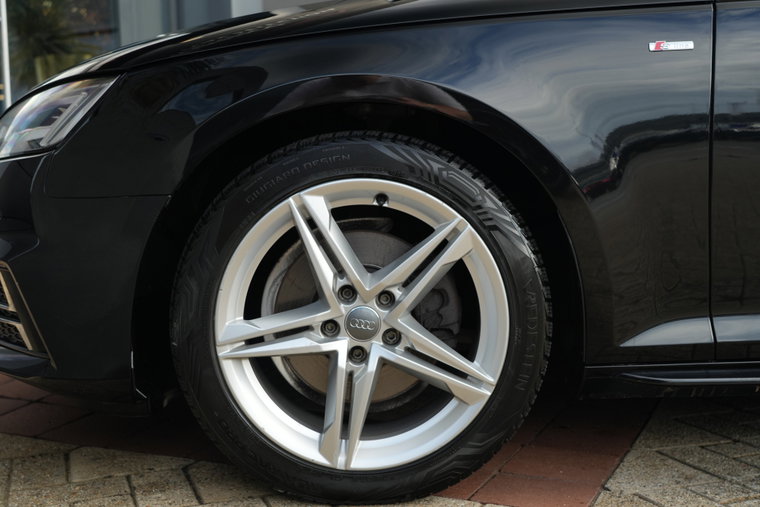 Vehicle Image 6