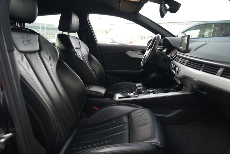 Vehicle Image 9