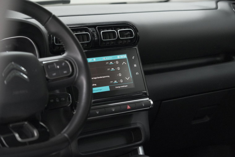 Vehicle Image 30