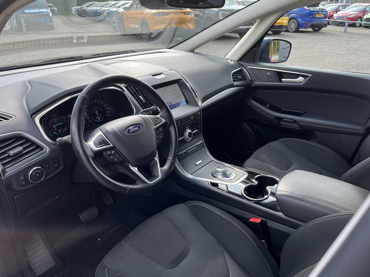 Vehicle Image 16