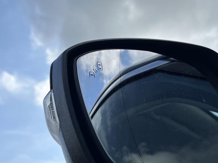 Vehicle Image 35