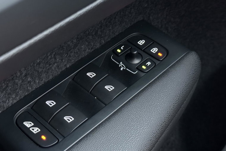 Vehicle Image 40
