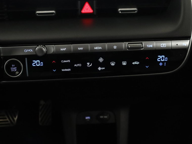 Vehicle Image 30