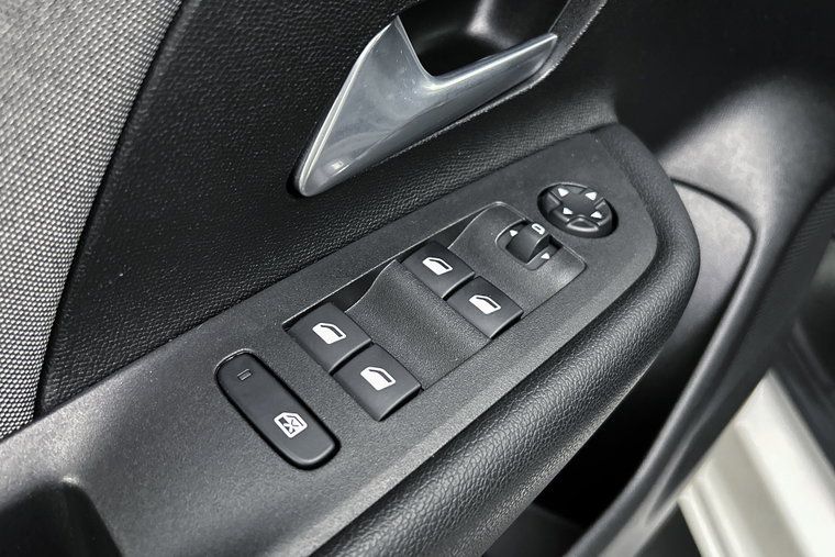 Vehicle Image 23
