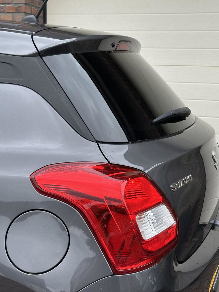 Vehicle Image 12