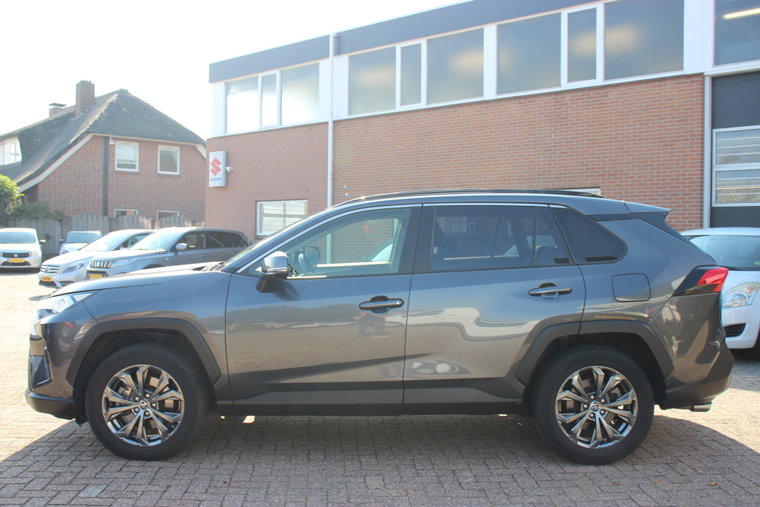 Vehicle Image 4