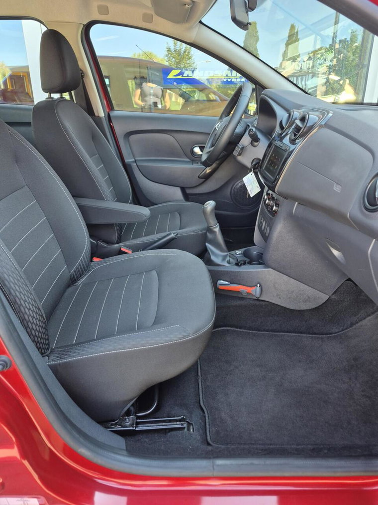 Vehicle Image 22