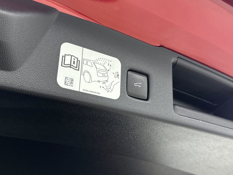 Vehicle Image 23