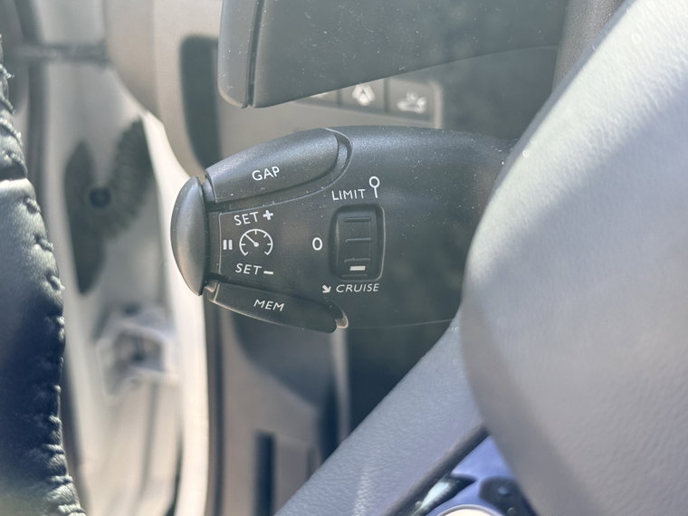 Vehicle Image 24