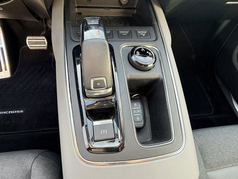Vehicle Image 28